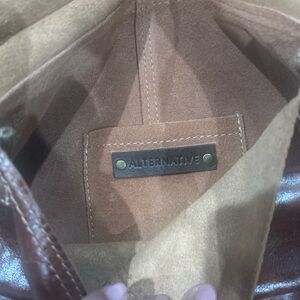 Alternative Chestnut Leather Handbag